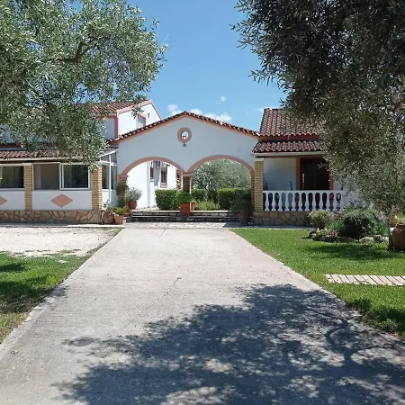 Apartamento Yannis 2 *