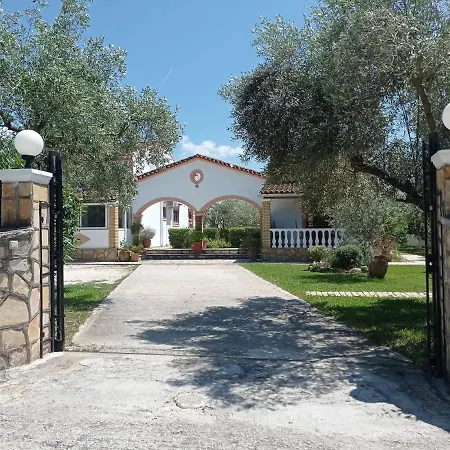 Yannis 2 Apartamento Rodas