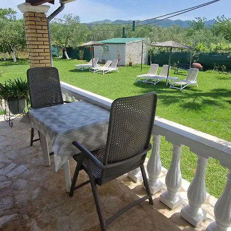 Yannis 2 Apartamento