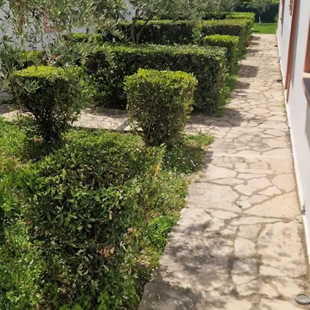 Yannis 2 * Roda (Corfu)