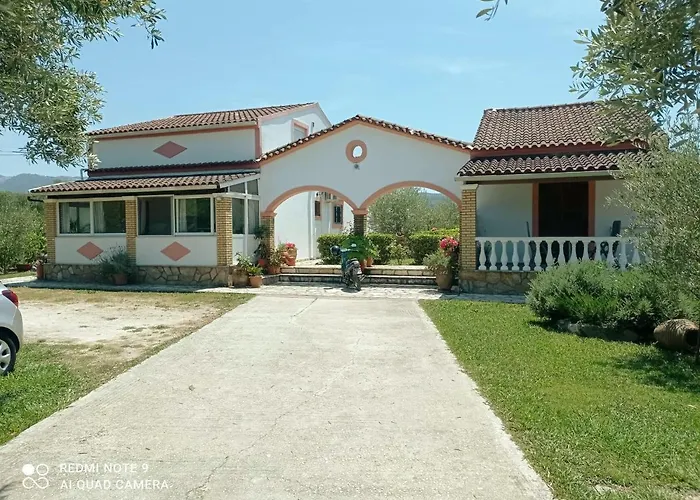 Апартаменты Yannis 2 *