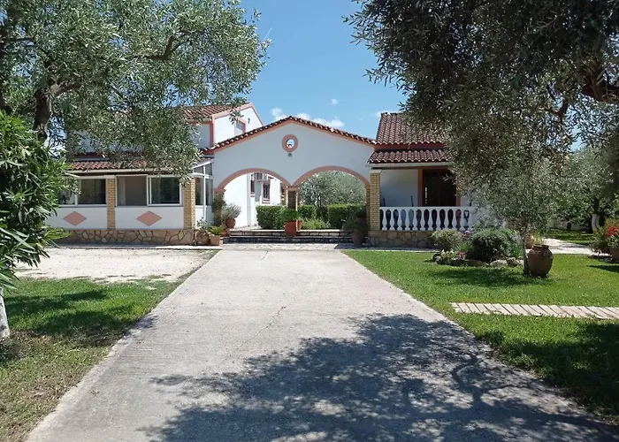 Апартаменты Yannis 2 *