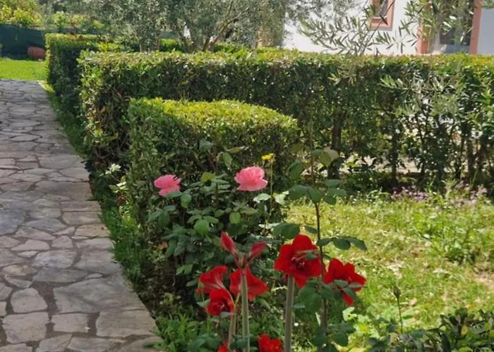 Yannis 2 Апартаменты *