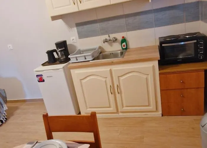 Апартаменты Yannis 2 *