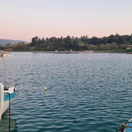 アパート Yannis 2 *