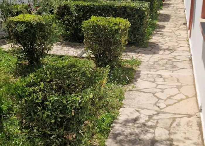 Yannis 2 * Roda (Corfu)